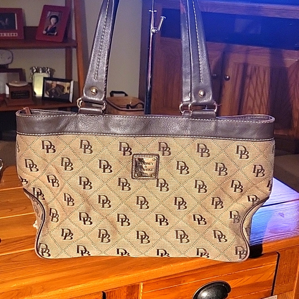 Dooney & Bourke purse